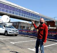 Pasarela pietonală Popești Vest, care leagă sectorul 4 de orașul Popești-Leordeni, inaugurată în aprilie 2021. Fotografie preluată din comunicatul de presă al Primăriei Sectorului 4.