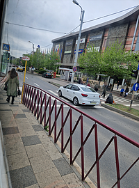 Stația de tramvai București Mall, modernizată, fotografiată pe 25 aprilie 2024.