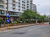 Stația de tramvai Școala Generală 81 (pe strada Nerva Traian), nemodernizată, fotografiată pe 25 aprilie 2024.