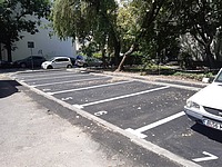 Imagine preluată de pe site-ul Primăriei Sectorului 1 (pagina comunicatului de presă publicat pe 02.08.2023), reprezentând o parcare de reședință nou amenajată, din cele 7 parcări noi de reședință anunțate în acel comunicat.